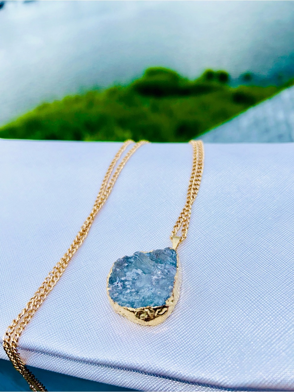 24” Gold Chain with Blue Drusy Pendant Accented & Gold ~ New with tags 🏷️